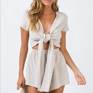 Princess Polly RAGNAR TIE FRONT ROMPER Beige Sz 2